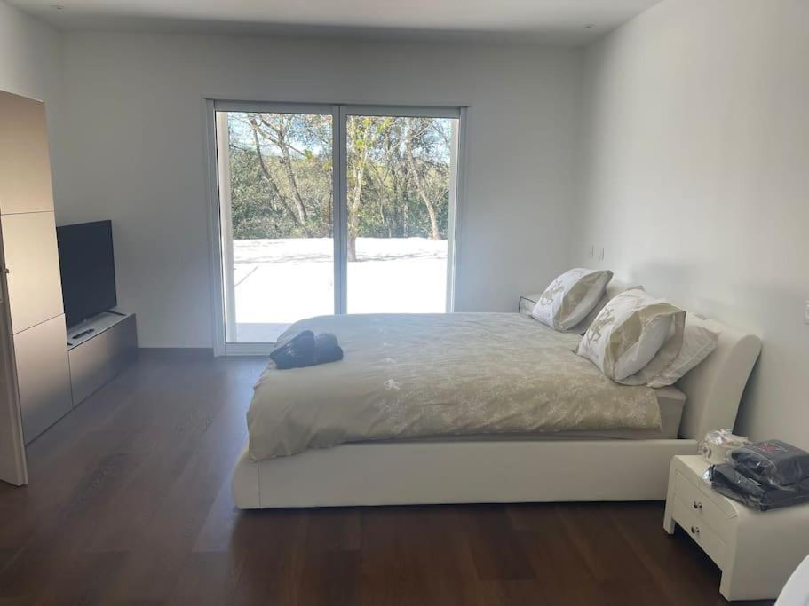 Brand New Villa With Fully Intergrated Air Conditioning & Private Pool, Overlooking Forest Sardan Экстерьер фото