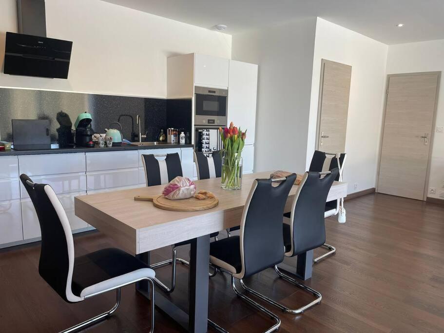 Brand New Villa With Fully Intergrated Air Conditioning & Private Pool, Overlooking Forest Sardan Экстерьер фото
